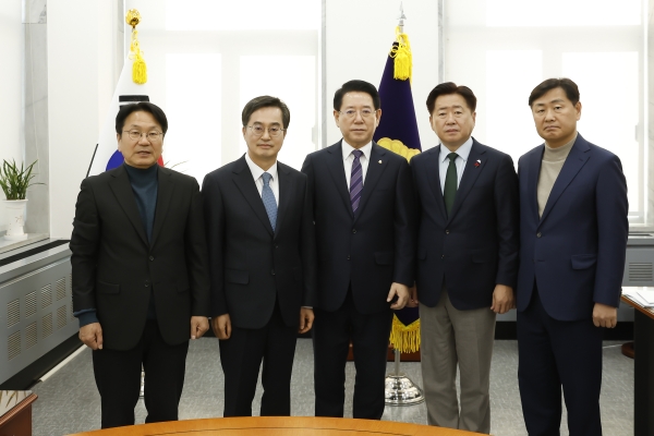 강기정 시장 등 민주당 광역단체장 5명 “헌정질서 파괴…윤석열 즉각 퇴진” 촉구